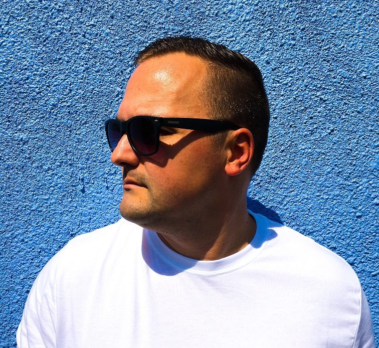 Aaron B. Thompson press shot 2019