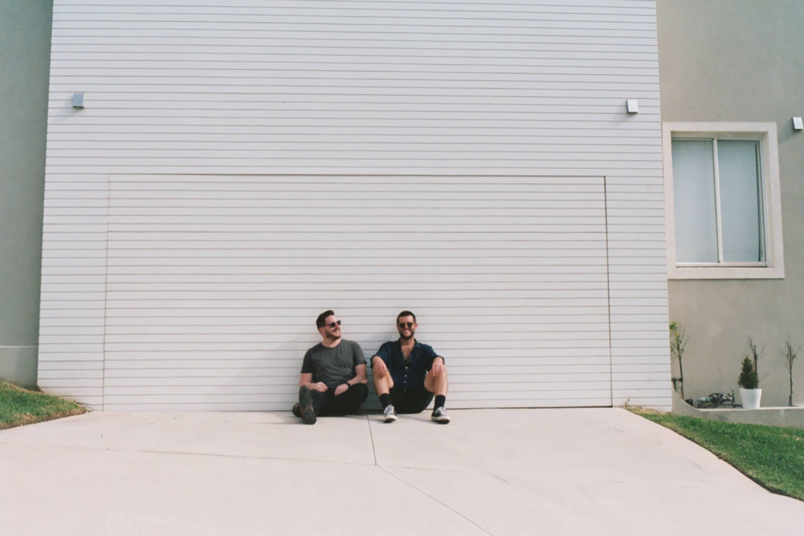 Abraod Band press shot