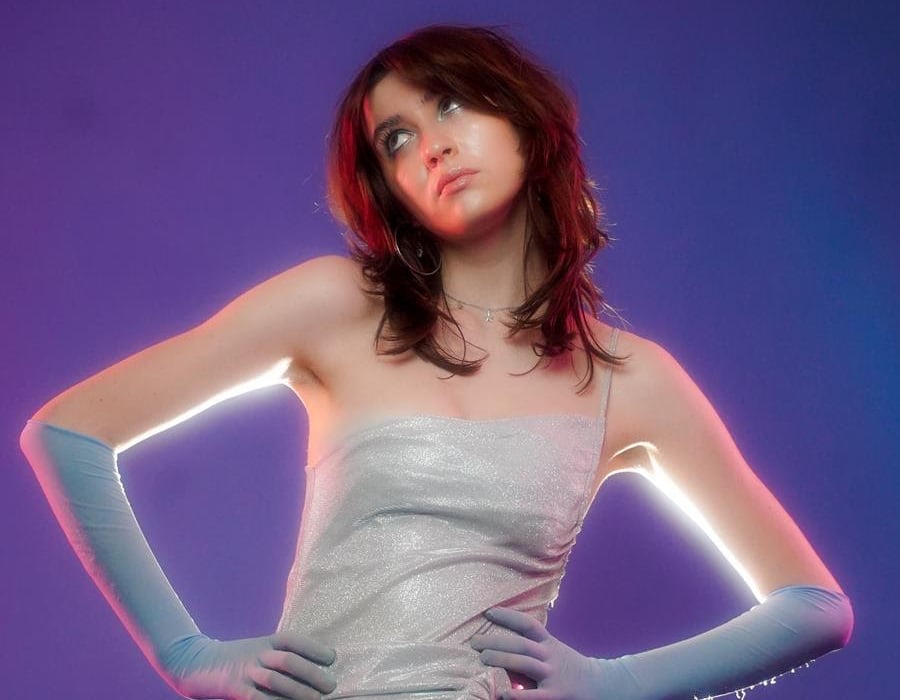 Molly Burman press shot by Dora Paphides