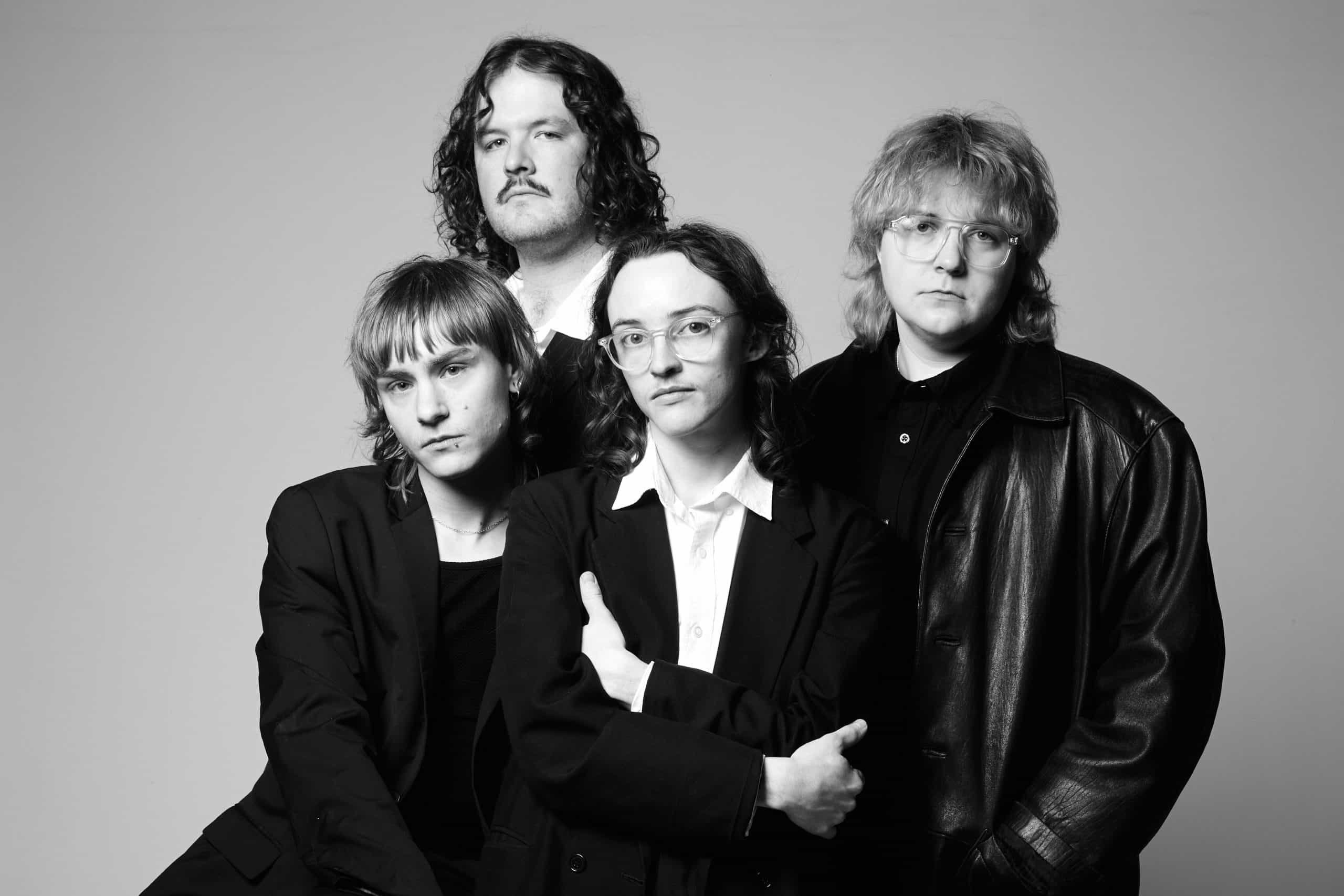 knitting Returns with New Single 'Fold' Ahead of UK and Europe Tour