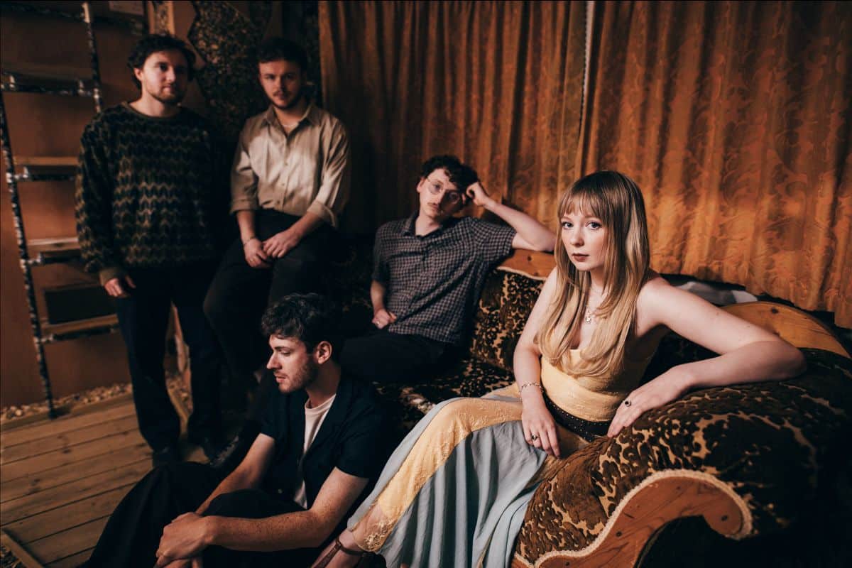 Night Swimming Announce New EP ‘Melting, Sometimes Bleeding’ and Share "Poison Berry"