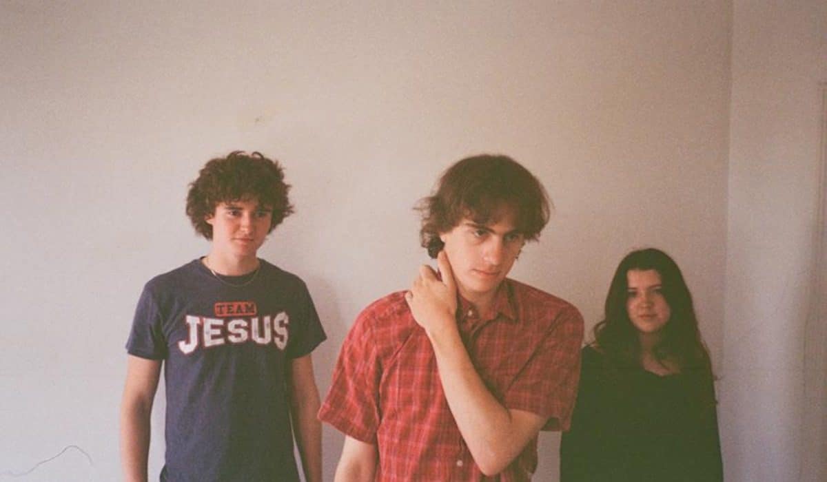Big Red Introduce Themselves with Tense Debut Single ‘Isn’t He Funny?’