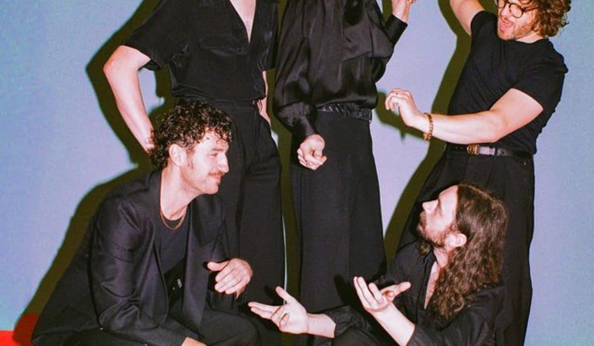 Blossoms Announce Sixth Studio Album ‘Songs From The Wedding Cake’ and Map Largest Ever UK Arena Tour