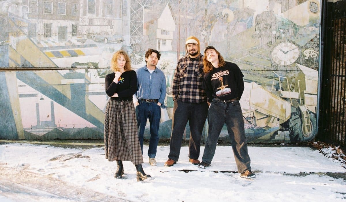 Brown Horse’s Total Dive: Hunting Post-Industrial Gothic<div class="album-stars-wrapper"><div class="album-rating-stars" style="display: inline-flex; align-items: center;"><i class="fa fa-star"></i><i class="fa fa-star"></i><i class="fa fa-star"></i><i class="fa fa-star"></i><i class="fa fa-star-half-alt"></i></div></div>