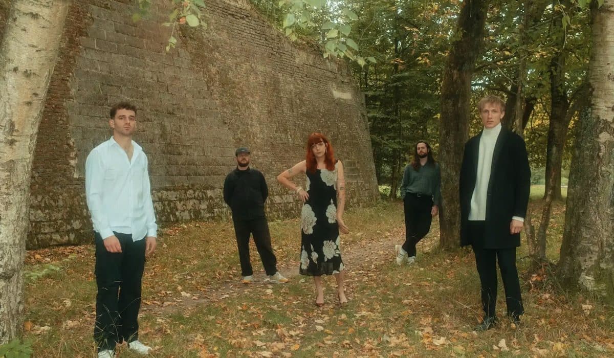 DITZ Unleash Nine-Minute Noise-Rock Odyssey ‘Don Enzo Magic Carpet Salesman’