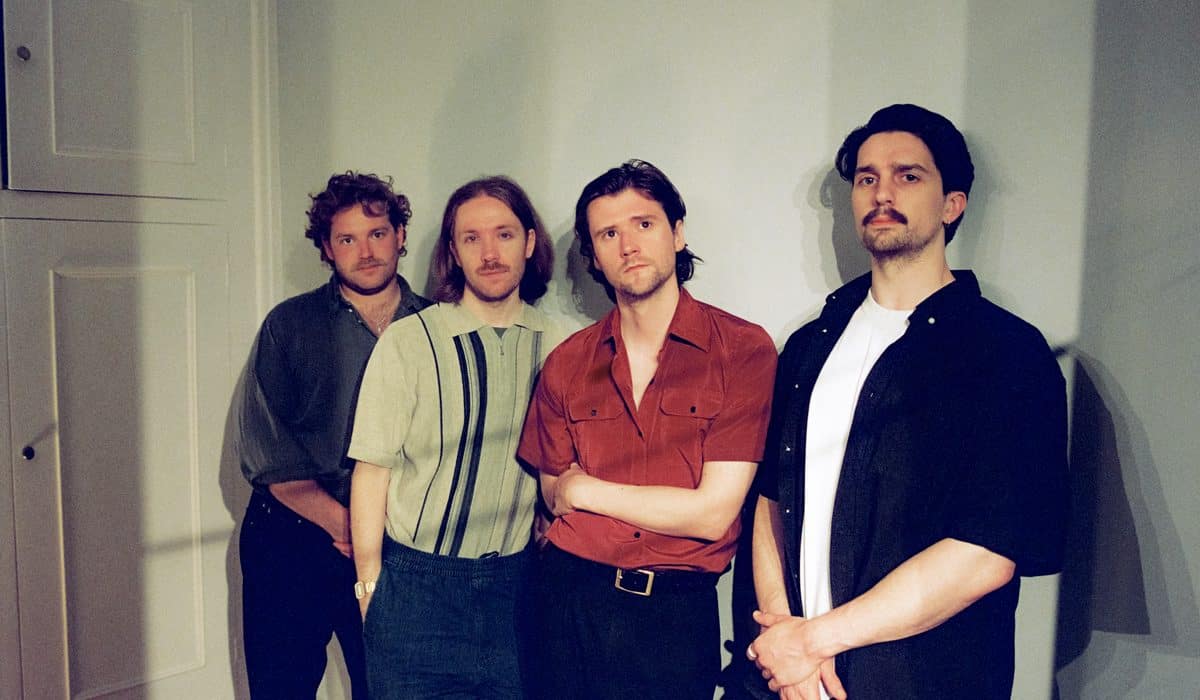Do Nothing Announce Second Album ‘Friend World’ and Share Lead Single ‘Stars’
