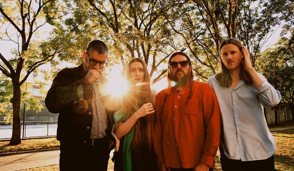 Dry Cleaning Unveil New Single ‘Sliced by a Fingernail’