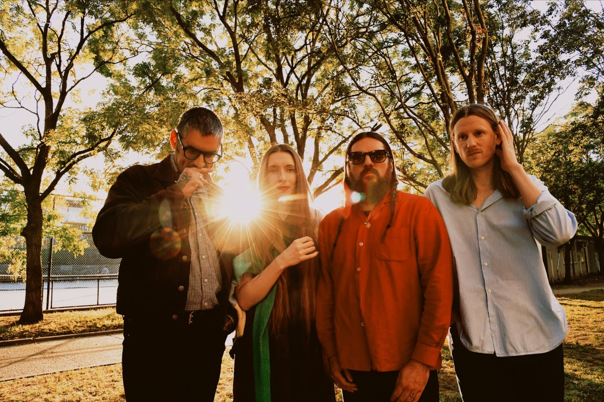 Dry Cleaning Unveil New Single ‘Sliced by a Fingernail’