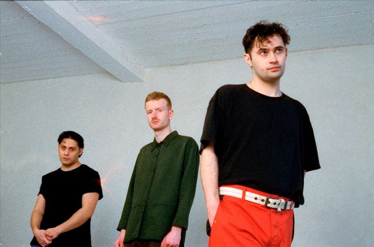 Ebbb Announce Debut Album Shallow Hits and Drop Sun-Drenched Single "Now You Know"