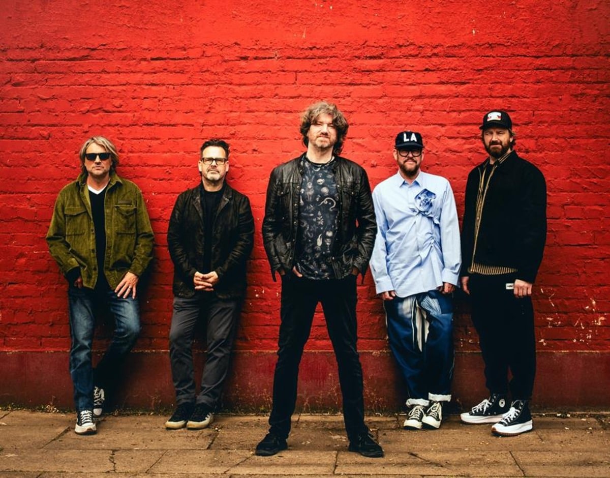 Embrace Unveil Reflective New Single ‘Stop’ Ahead of Landmark 30th Anniversary Year