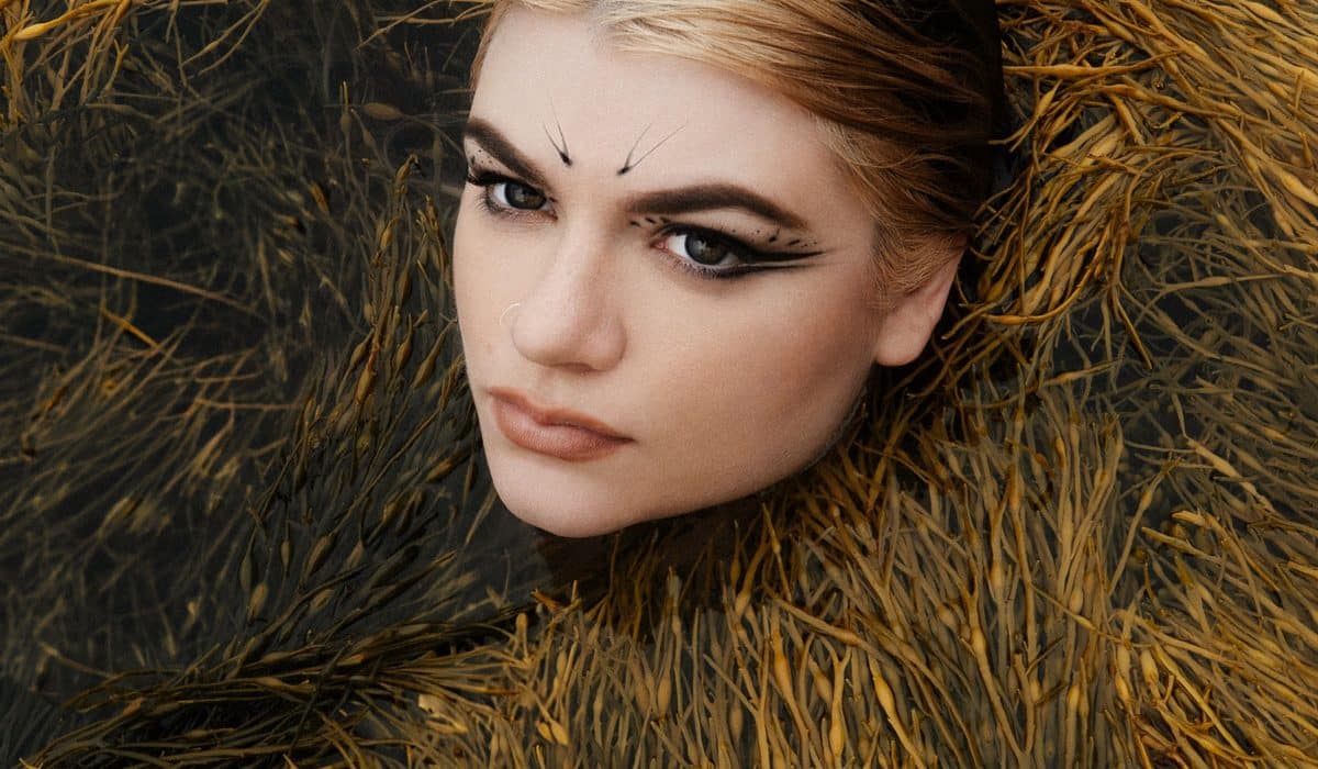 MINOE Confronts Her Inner Critic on Powerfully Vulnerable New Alt-Pop Single ‘Shell’