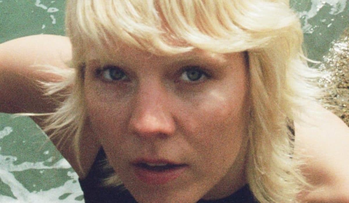 otta Shares Pared-Back New Single ‘BOWIE’ Ahead of Debut Album ‘ASTRA’