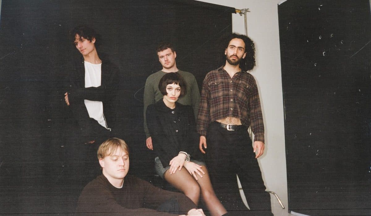 Slow Fiction Announce Debut Album ‘dollhouse’ and Share Single ‘satellite’