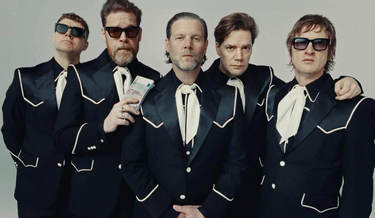 The Hives Forever Forever The Hives: Arena-sized Nostalgia for the Fans<div class="album-stars-wrapper"><div class="album-rating-stars" style="display: inline-flex; align-items: center;"><i class="fa fa-star"></i><i class="fa fa-star"></i><i class="fa fa-star"></i><i class="fa fa-star"></i><i class="far fa-star"></i></div></div>