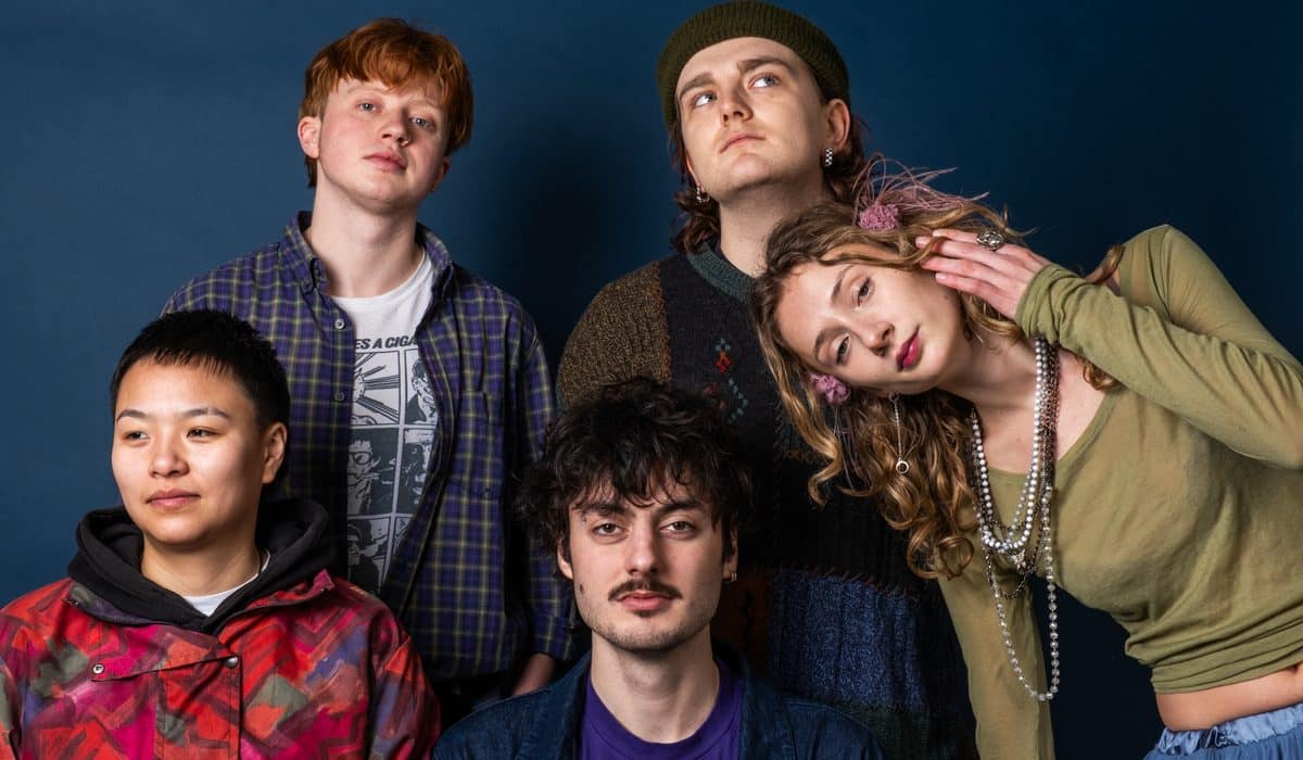 Truthpaste Announce Debut EP ‘I Don’t Know Either’