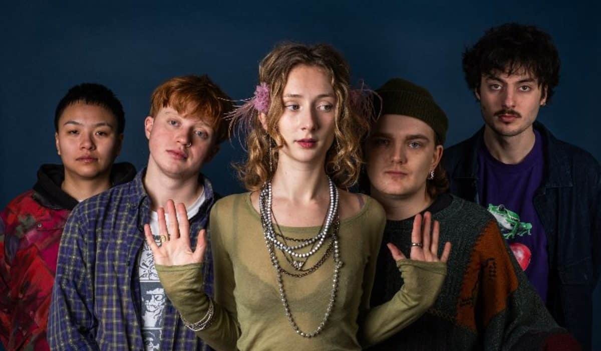 Truthpaste Pivot to “Emo Rock” with Explosive New Single ‘Bus Song’