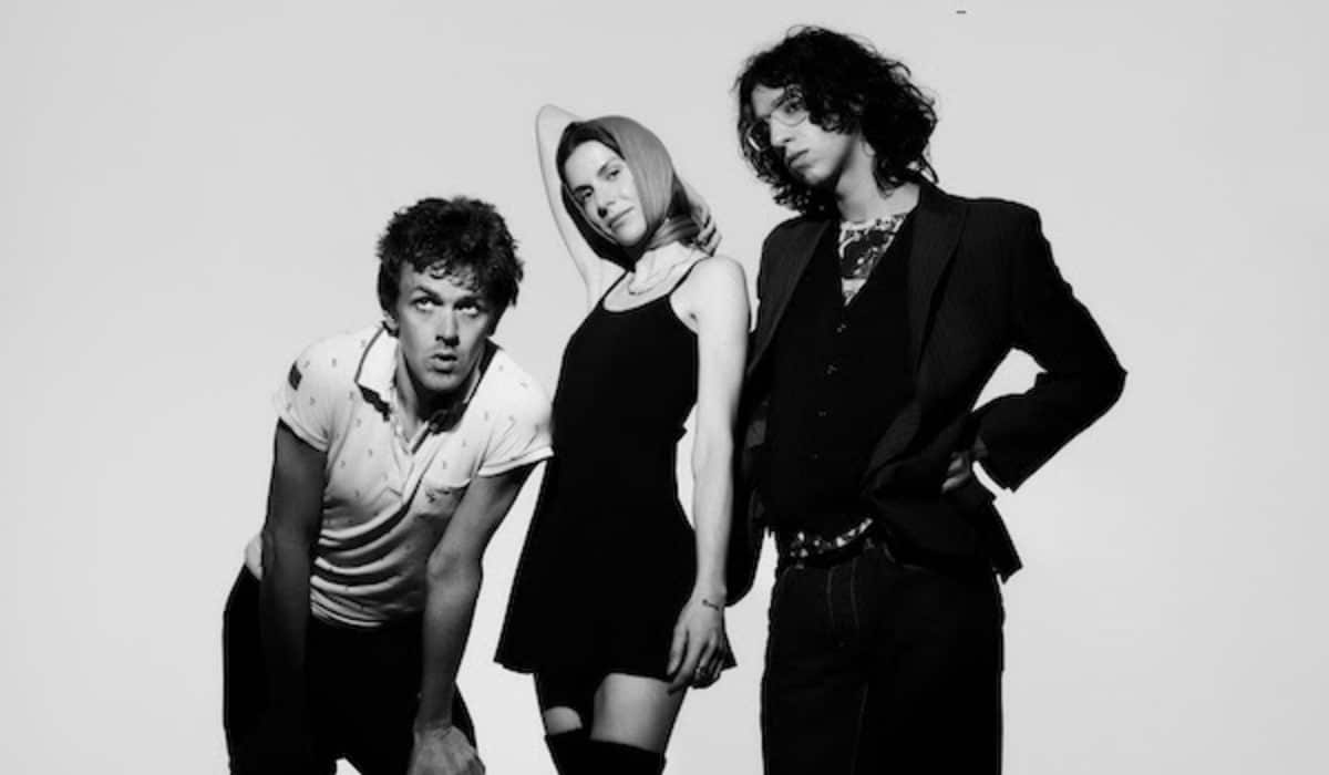 bar italia’s Some Like It Hot: Upping The Drama and Clarity<div class="album-stars-wrapper"><div class="album-rating-stars" style="display: inline-flex; align-items: center;"><i class="fa fa-star"></i><i class="fa fa-star"></i><i class="fa fa-star"></i><i class="fa fa-star"></i><i class="far fa-star"></i></div></div>