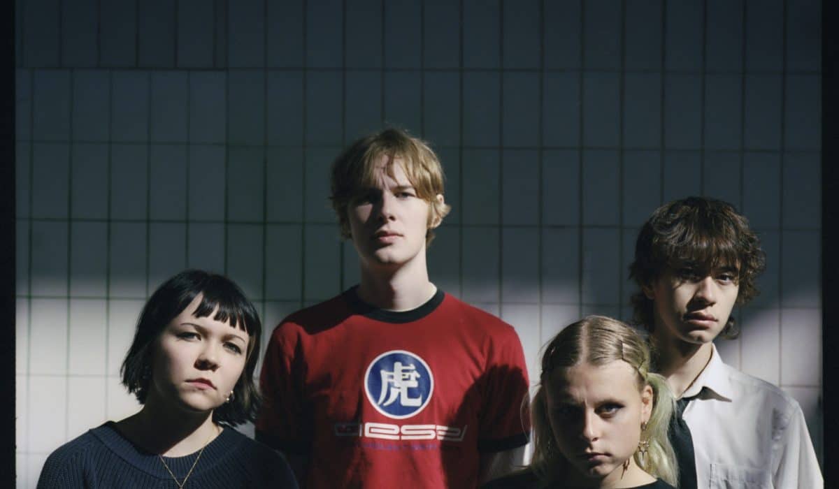 Clutter Announce Debut EP, Clutter Loves You