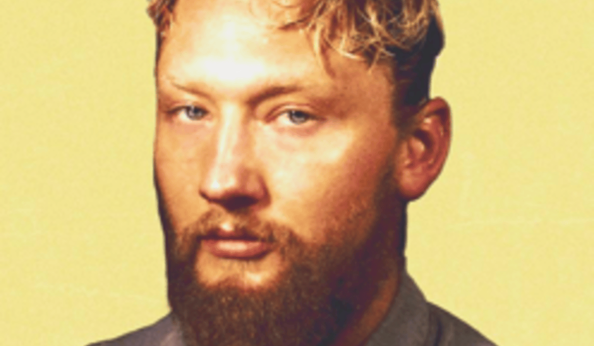 Yellow Days’ Rock and a Hard Place: A Love Letter to the Great American Songbook<div class="album-stars-wrapper"><div class="album-rating-stars" style="display: inline-flex; align-items: center;"><i class="fa fa-star"></i><i class="fa fa-star"></i><i class="fa fa-star"></i><i class="fa fa-star"></i><i class="fa fa-star"></i></div></div>